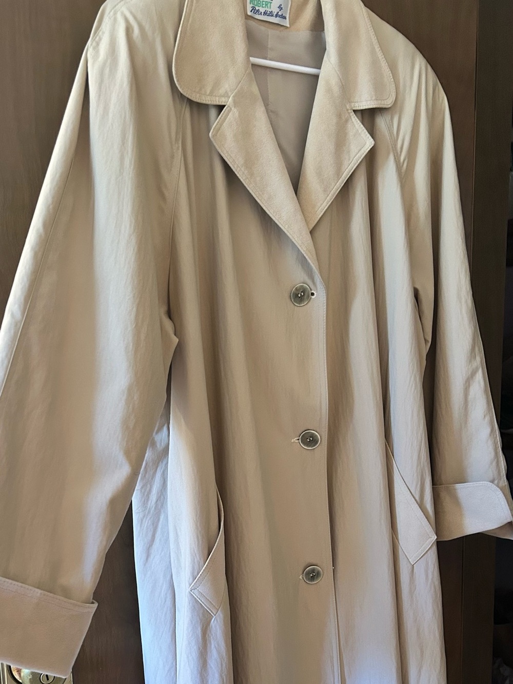 Vintage Classic Light Beige Trench Coat in great condition